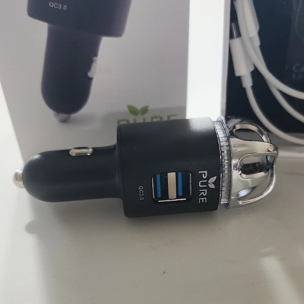 Pure Black Car Air Purifier and Dual USB Charger Quick Charge 3.0 USB